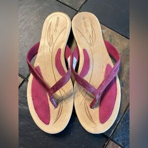 Merrell Women's Beet Red and Tan Sandals